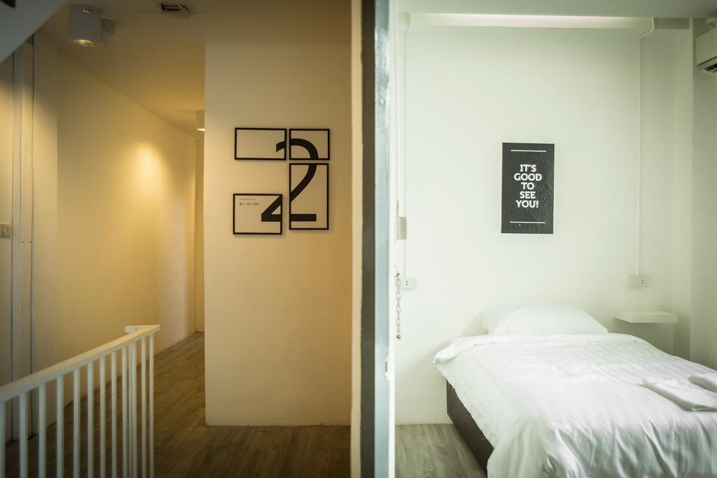 The Rabbit'S Hole Hostel Bangkok Exterior foto